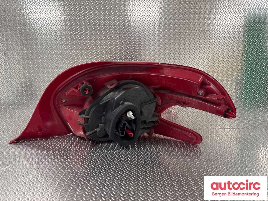 Baklykt venstre til Peugeot 208 2012-2019 (Type I)  (PEUGEOT|96 726 282 80|)