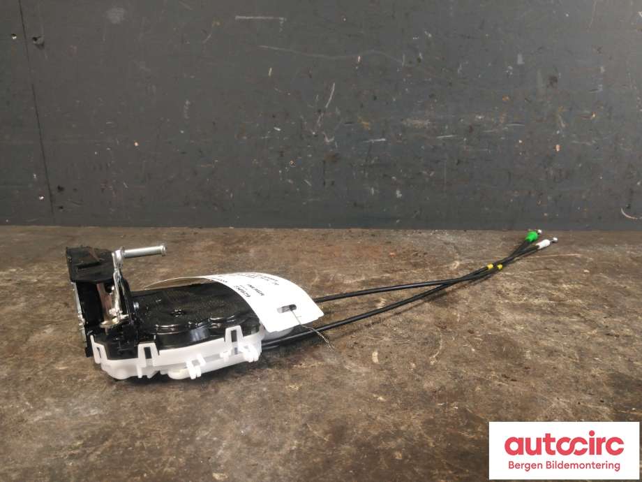 Låsekasse høyre til Toyota Yaris 2014-2020 (Type III, Fase 2)  (TOYOTA|690500D310|)
