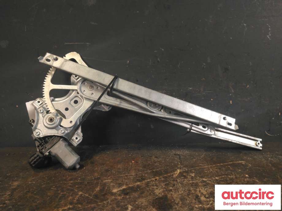 Ruteheis til Toyota Yaris 2014-2020 (Type III, Fase 2)  (TOYOTA|698100D300|)