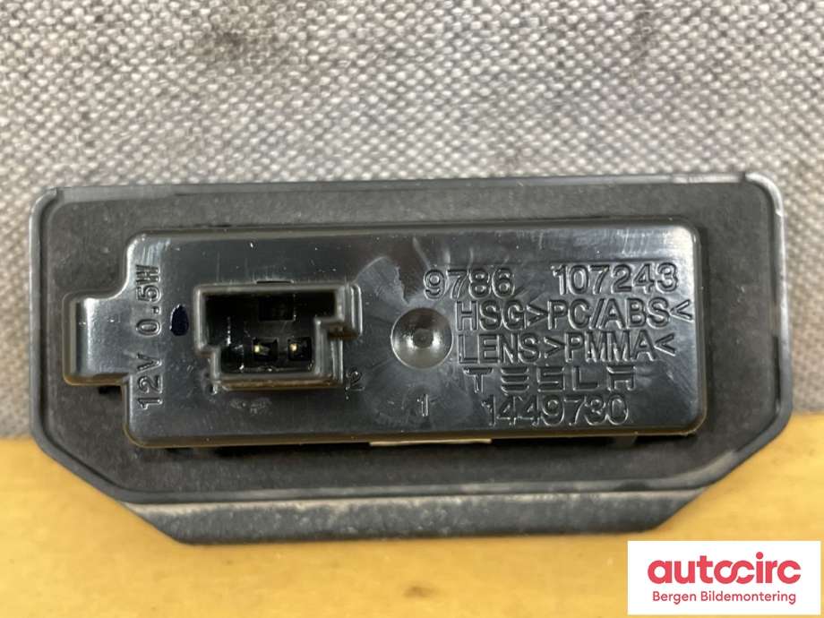 Skiltlys til Tesla Model Y 2021-2024 (Type I)  (TESLA|1449730-00-B|)