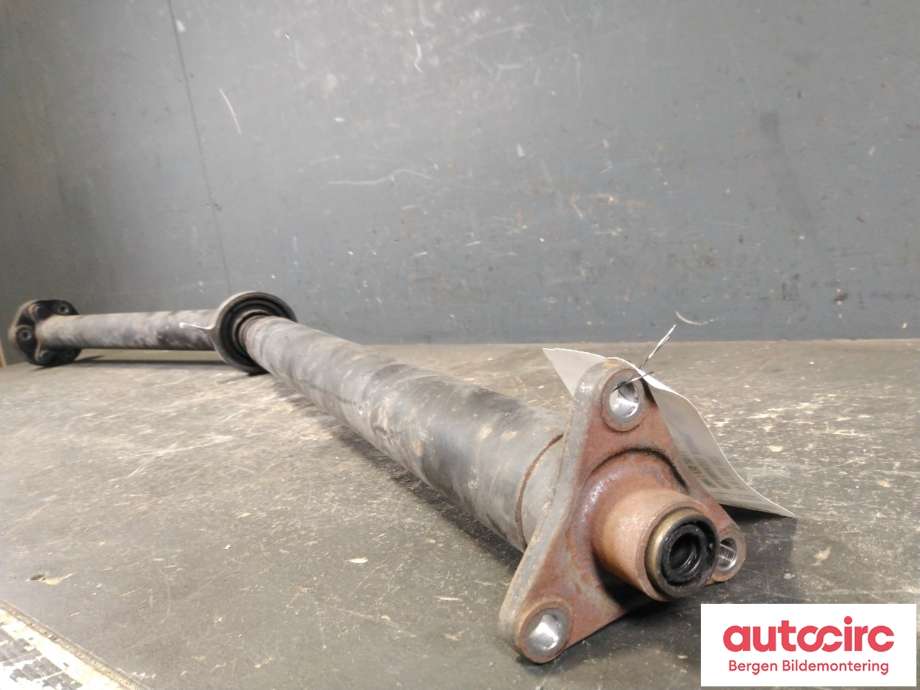 Mellomaksel til BMW 1-Serie 2011-2015 (Fase 1) (F20/F21) (F20/F21) (BMW|26 10 7 624 182|)