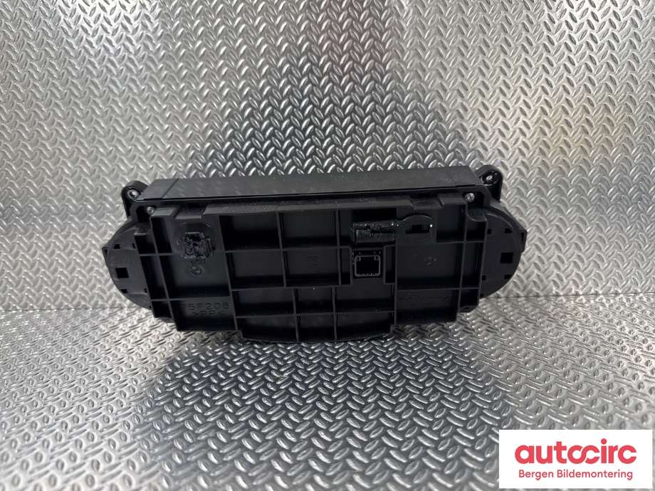 Varmeapparat betjening til Toyota Yaris 2014-2020 (Type III, Fase 2)  (TOYOTA|559000D800C3|559000D800C1|)