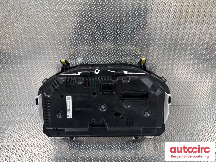Speedometer til Toyota Yaris 2014-2020 (Type III, Fase 2)  (TOYOTA|838000U390|)