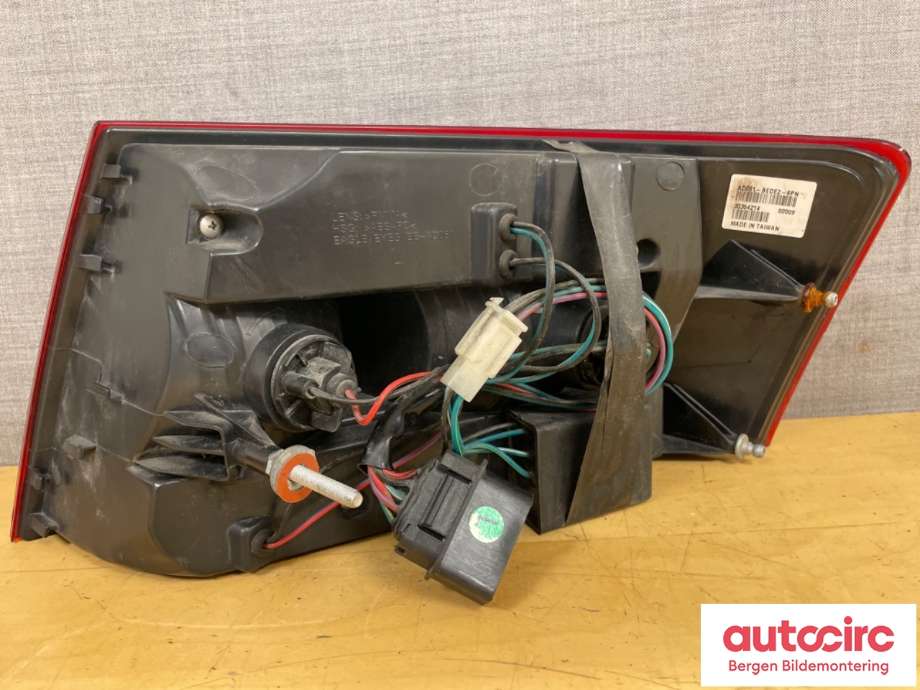 Baklykt venstre til Audi A6 2005-2008 (Type III, Fase 1) (C6) (C6) (AUDI|4F5 945 095 L|)