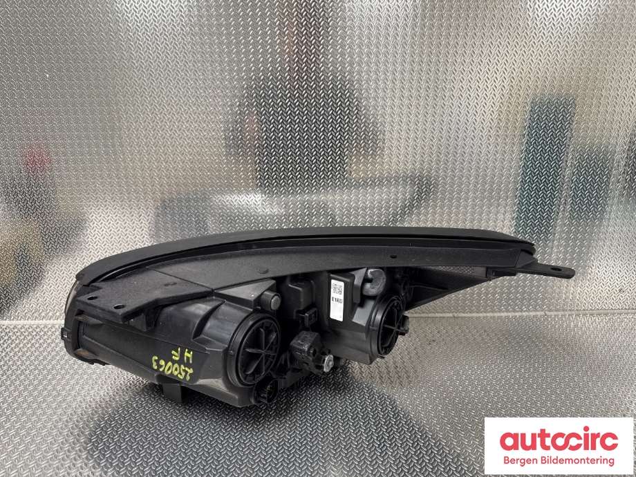 Frontlykt høyre halogen til Kia Soul 2014-2019 (Type II) (KIA|92102E 40101D|)