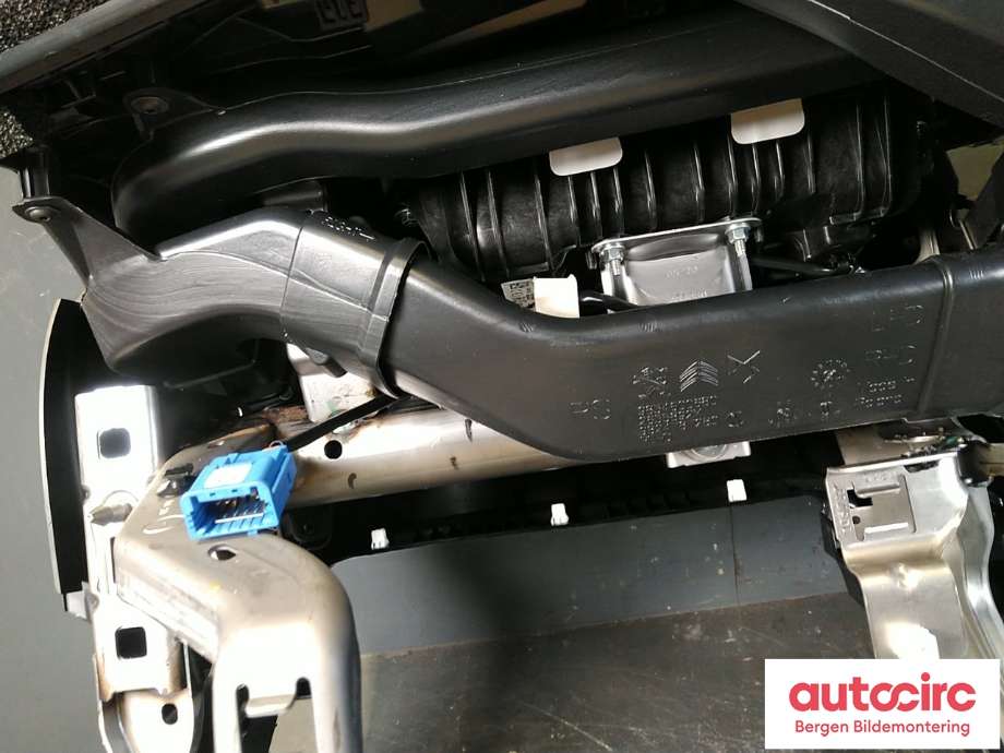 Dashbord til Peugeot 208 2019-->> (Type II)  (PEUGEOT|98 382 224 ZD|)