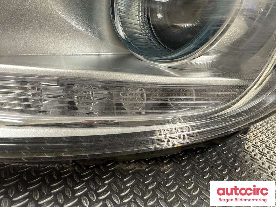 Frontlykt venstre halogen til Kia Soul 2014-2019 (Type II) (KIA|92101E 40101D|)