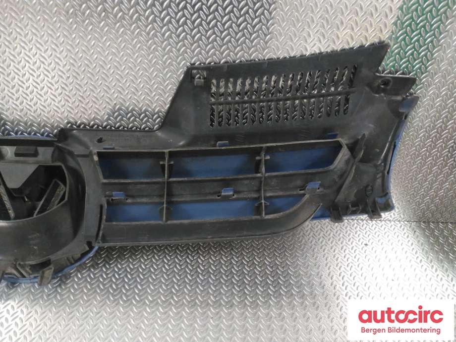 Grill til VW Golf V, Combi 2003-2008 (VOLKSWAGEN|1K0 853 651 A|)