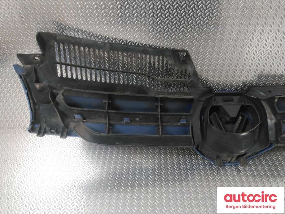 Grill til VW Golf V, Combi 2003-2008 (VOLKSWAGEN|1K0 853 651 A|)