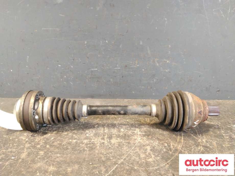 Drivaksel venstre foran til VW Caddy 2010-2015 (Type III, Fase 2) (VOLKSWAGEN|2K3 407 271 B|)