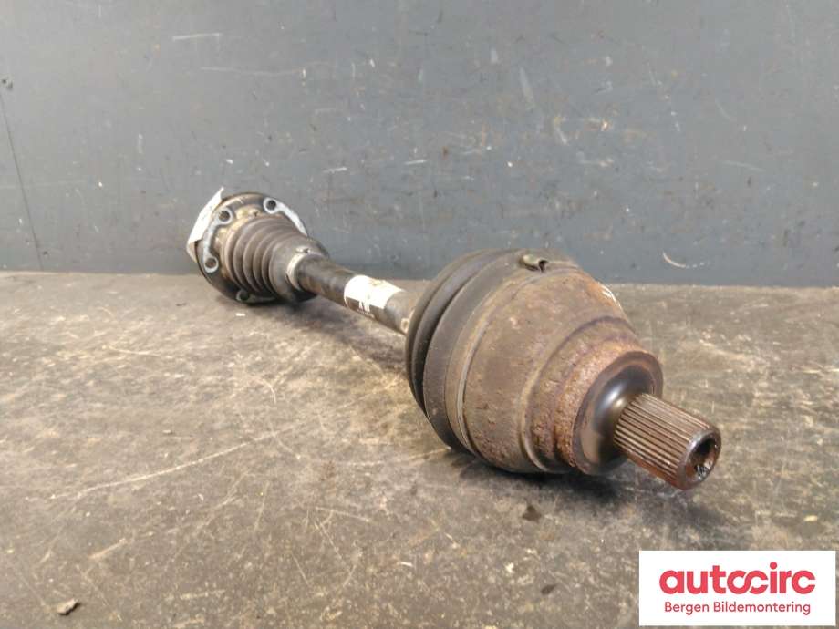 Drivaksel venstre foran til VW Caddy 2010-2015 (Type III, Fase 2) (VOLKSWAGEN|2K3 407 271 B|)