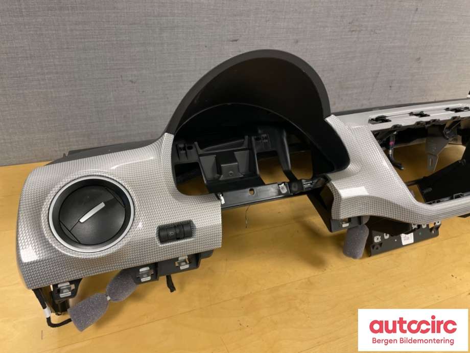 Dashbord til VW E-Up, 2013-2019  (VOLKSWAGEN|12E 857 002 R)