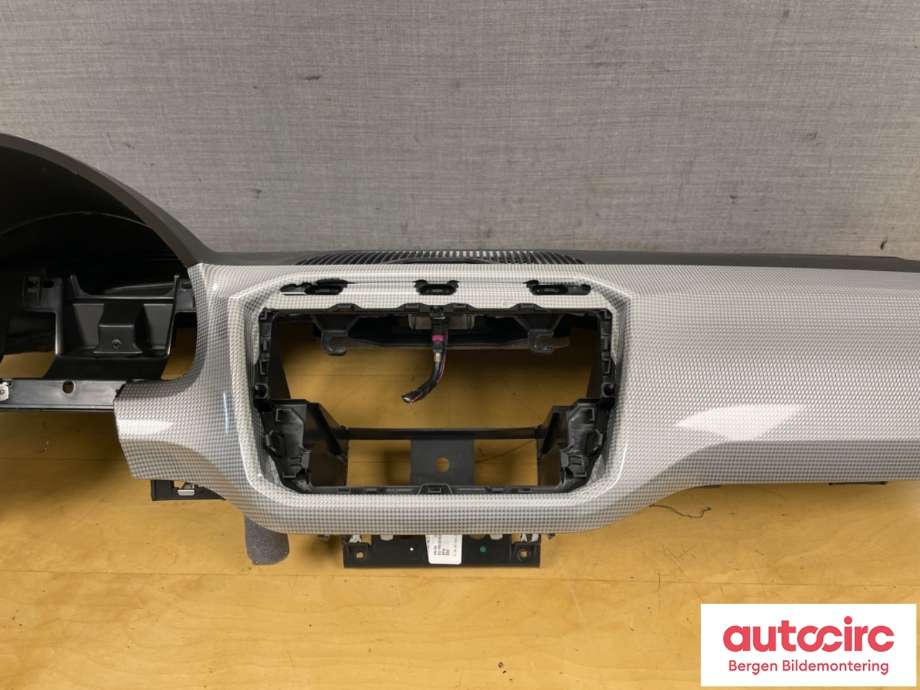 Dashbord til VW E-Up 2013-2019 (VOLKSWAGEN|12E 857 002 R|)
