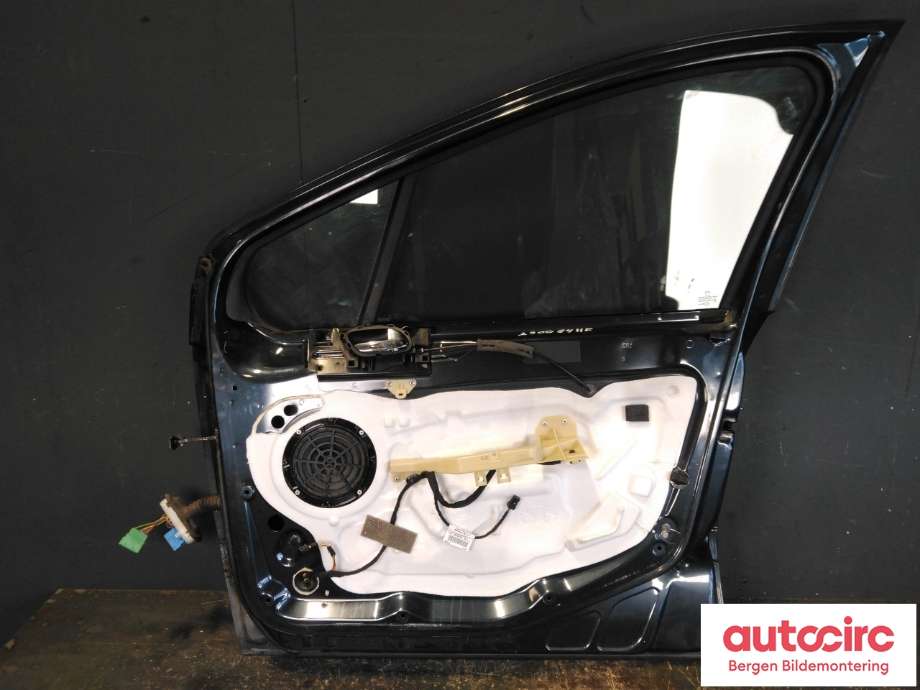 Dør høyre foran til Peugeot 308 2011-2013 (Type I, Fase 2) (PEUGEOT|9004 CC|)