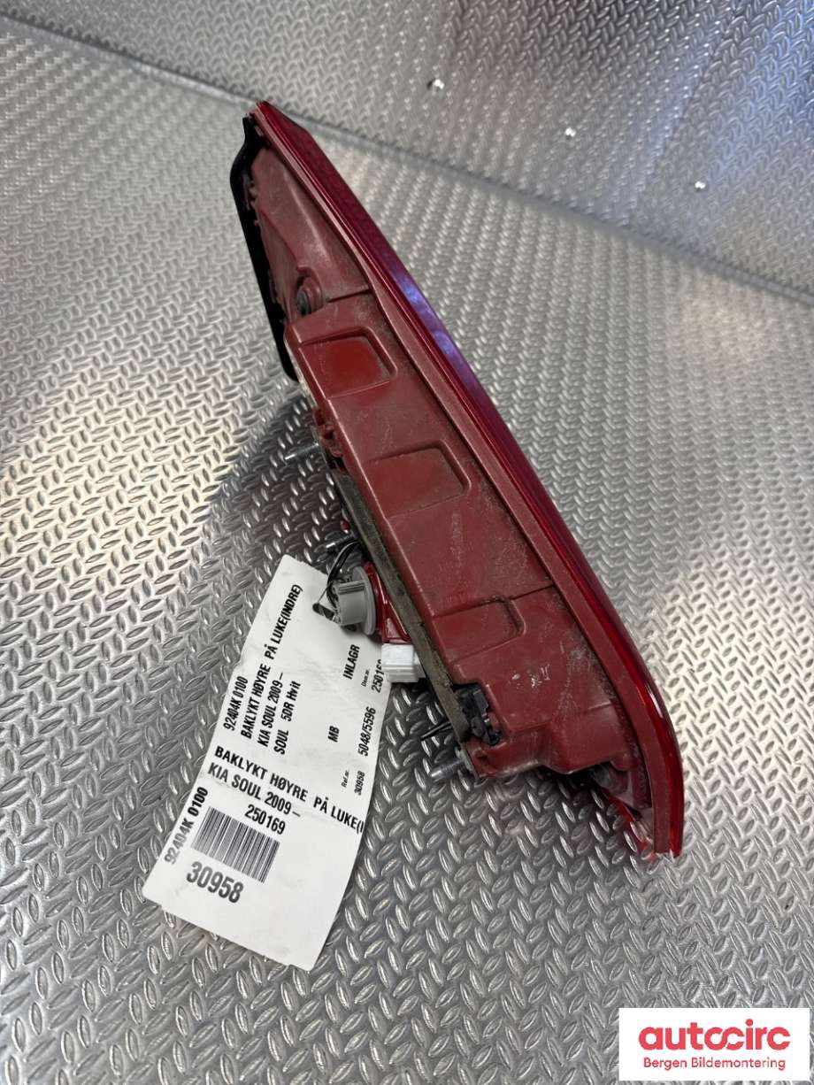 Baklykt høyre indre til Kia e-Soul 2019-->> (Type III)  (KIA|92404K 0100|)