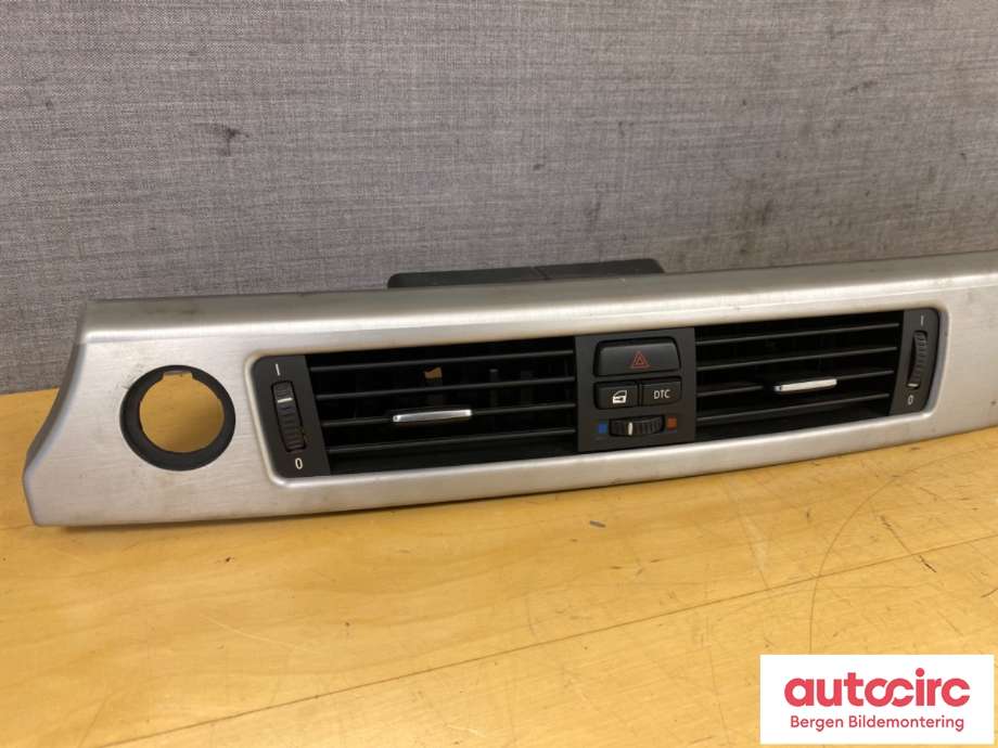 Diverse deler til BMW 3-Serie 2005-2011 (E90/E91/E92/E93) (E90/E91/E92/E93) (BMW|64 22 9 130 458|)