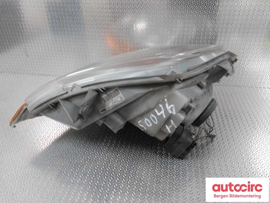 Frontlykt høyre halogen til Renault Trafic 2001-2006  (RENAULT|7700311372|)