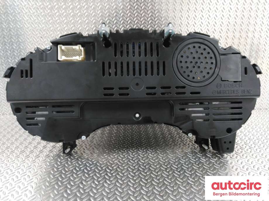 Speedometer til Mercedes CLA 2013-2019 (C117) (C117) (MERCEDES|A 117 900 73 01|)