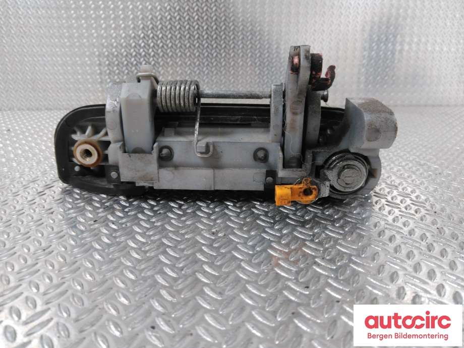 Dørhåndtak utv høyre foran til Toyota Hiace 2007-2012 (Fase 3) (TOYOTA|6921026020B8|)