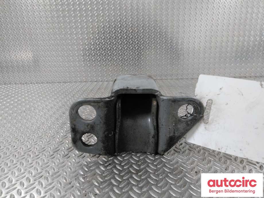 Hengsler til Toyota Hiace 2007-2012 (Fase 3)  (TOYOTA|6872026010|)
