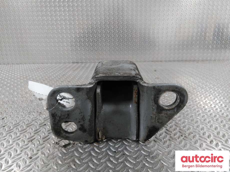 Hengsler til Toyota Hiace 2007-2012 (Fase 3) (TOYOTA|6872026010|)