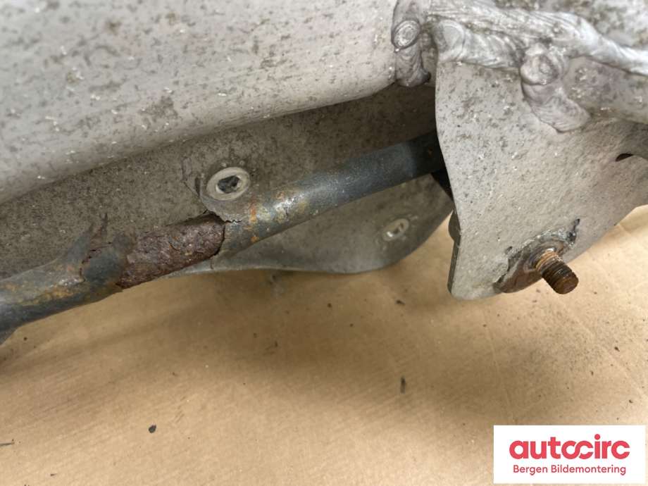 Bakaksel til Audi A8 2003-2010 (Type II)  (AUDI|4E0 505 235 H||4E0 505 235 F)