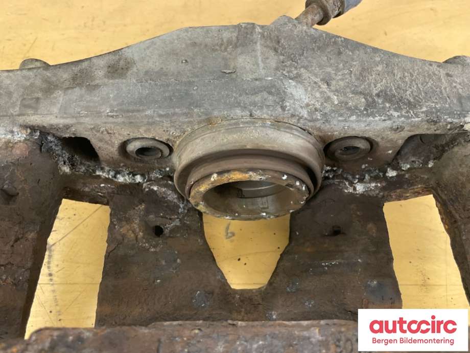 Bremsecaliper høyre foran til Volvo XC90 2002-2006 (Type I, Fase 1)  (VOLVO|8252178|)