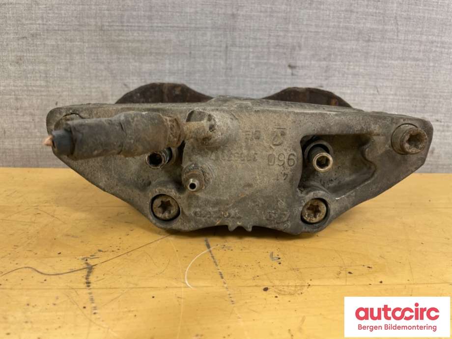 Bremsecaliper høyre foran til Volvo XC90 2002-2006 (Type I, Fase 1)  (VOLVO|8252178|)