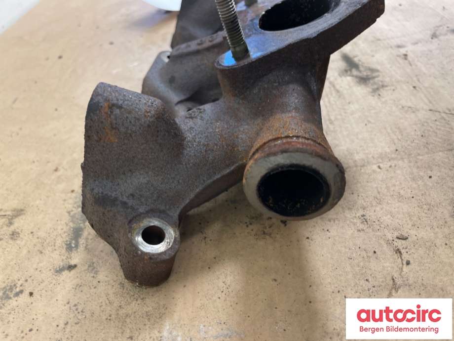 Manifold eksos til Volvo XC90 2002-2006 (Type I, Fase 1)  (VOLVO|30637797|)
