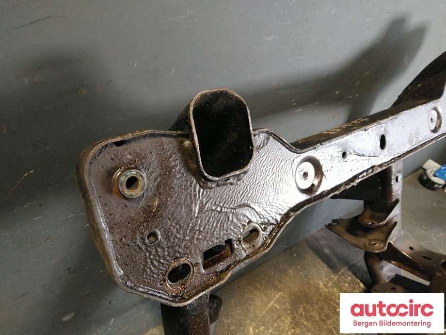 Travers foran hoved til Jeep Commander 2006-2009  (JEEP|K52089493AH|)