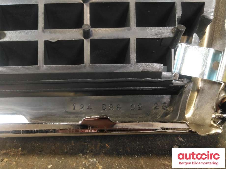 Grill til Mercedes 124 1986-1995 (W124) (W124) (MERCEDES|A1248800783|)