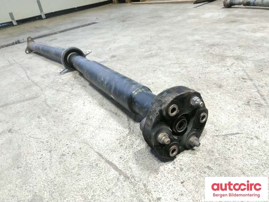 Mellomaksel til BMW 3-Serie 2005-2011 (E90/E91/E92/E93) (E90/E91/E92/E93) (BMW|26 10 7 614 412|)