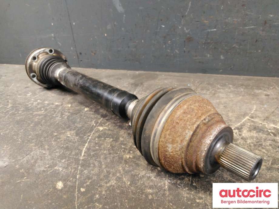 Drivaksel høyre foran til VW Caddy 2010-2015 (Type III, Fase 2) (VOLKSWAGEN|5Q0 407 272 FN|5Q0 407 272 BL|)