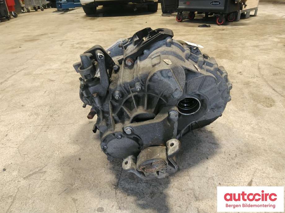 Girkasse manuell 6-trinn til VW Transporter / Caravelle 2015-2019 (T6) (T6) (VOLKSWAGEN|0A5 300 012 M|)