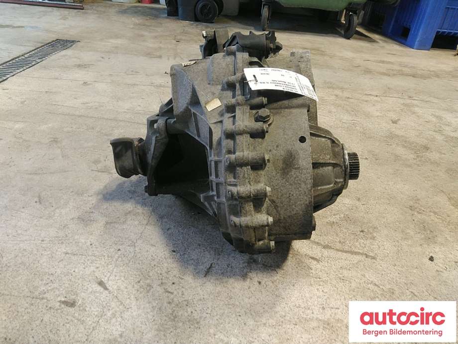 Girkasse manuell 6-trinn til VW Transporter / Caravelle 2015-2019 (T6) (T6) (VOLKSWAGEN|0A5 300 012 M|)