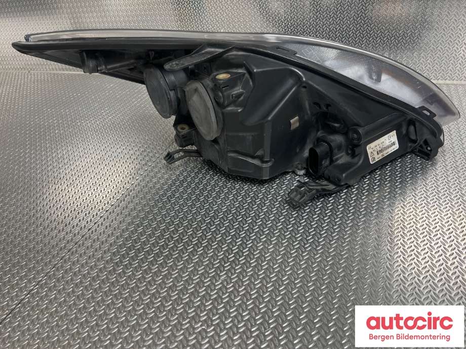 Frontlykt venstre halogen til Ford Focus 2008-2010 (Type II, Fase 2) (FORD|1744969|)