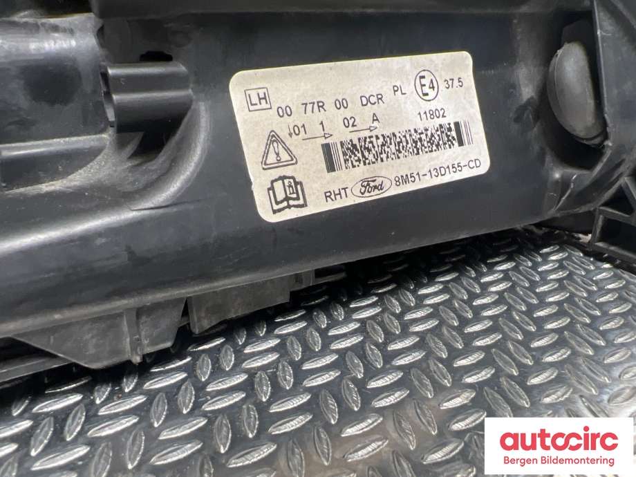 Frontlykt venstre halogen til Ford Focus 2008-2010 (Type II, Fase 2) (FORD|1744969|)