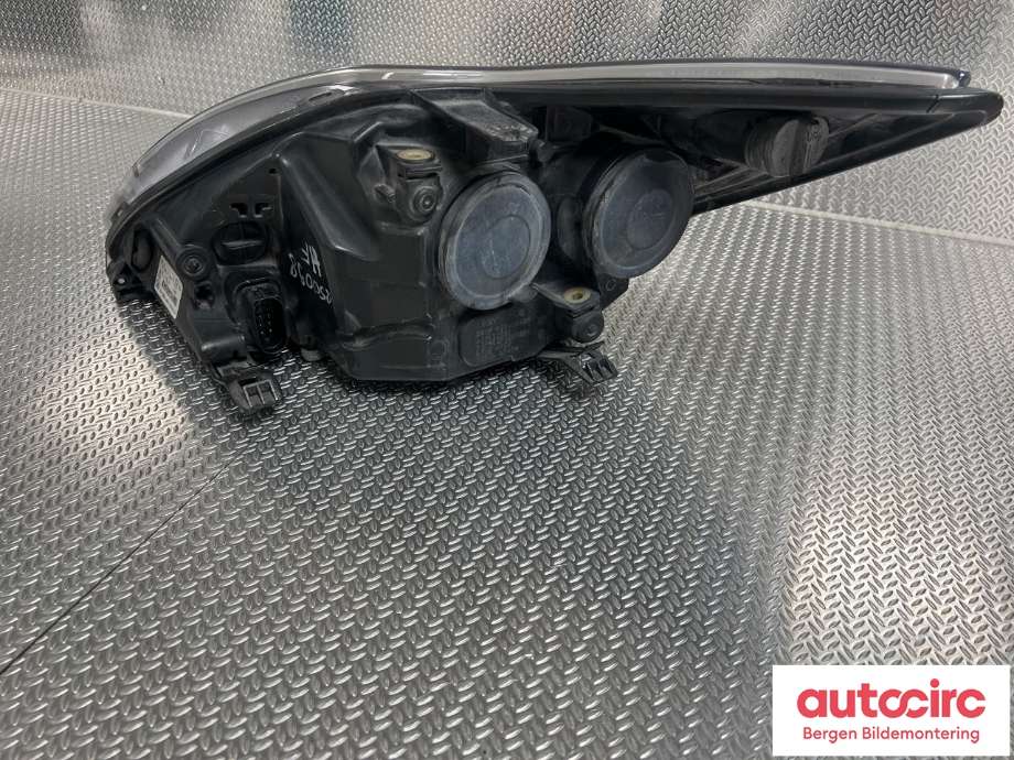 Frontlykt høyre halogen til Ford Focus 2008-2010 (Type II, Fase 2) (FORD|1744967|)