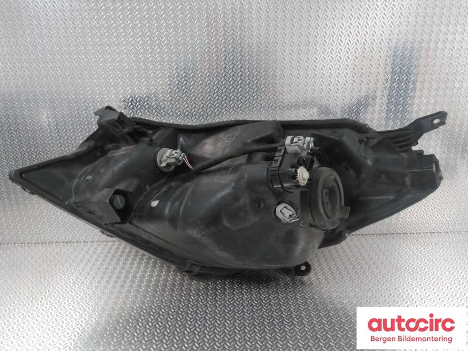 Frontlykt høyre halogen til Toyota Yaris 2012-2014 (Type III, Fase 1)  (811300D450|)