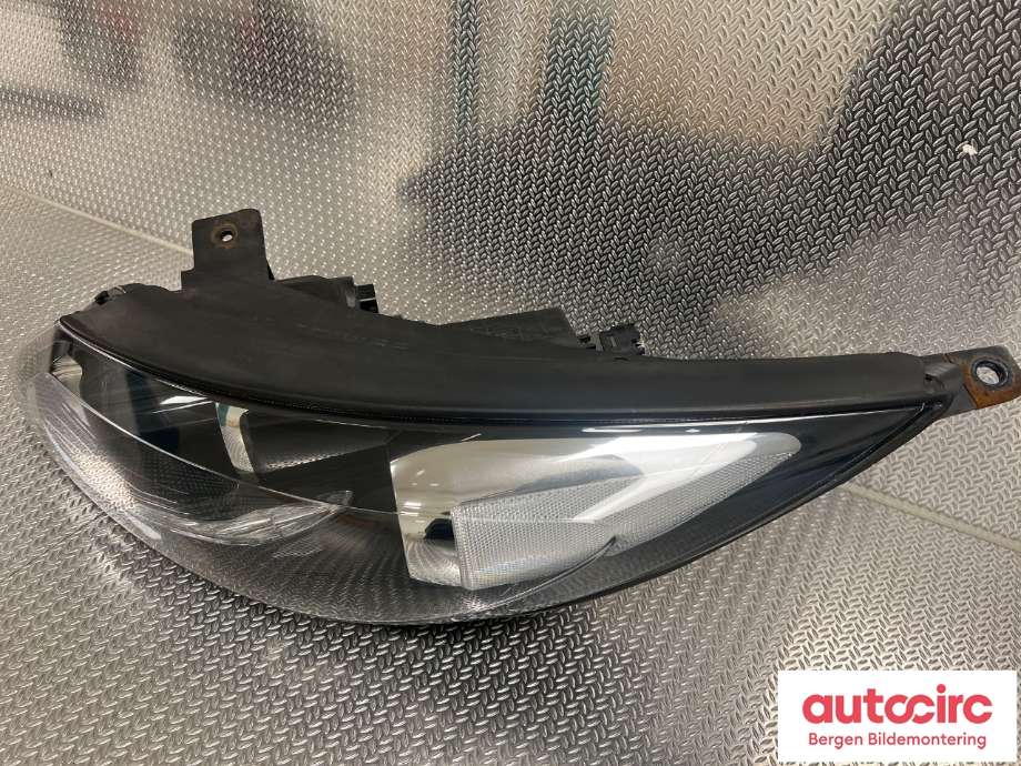 Frontlykt venstre halogen til Kia Sportage 2010-2016 (Type III) (KIA|92101 3U250|)