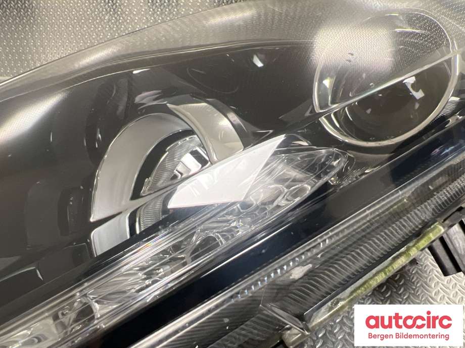 Frontlykt venstre halogen til Kia Sportage 2010-2016 (Type III) (KIA|92101 3U250|)