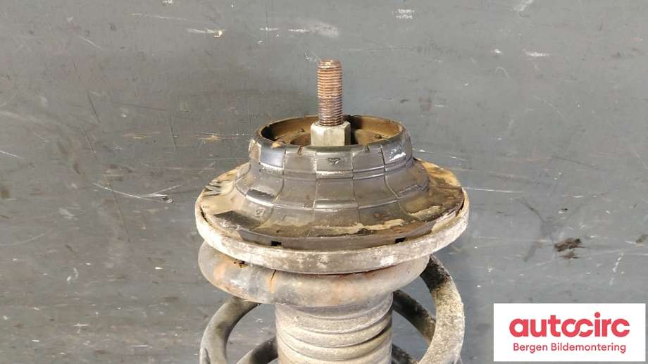 Fjærbein venstre foran til VW Transporter / Caravelle 2015-2019 (T6) (T6) (VOLKSWAGEN|7E5 413 031 H|7E5 413 031 C|)