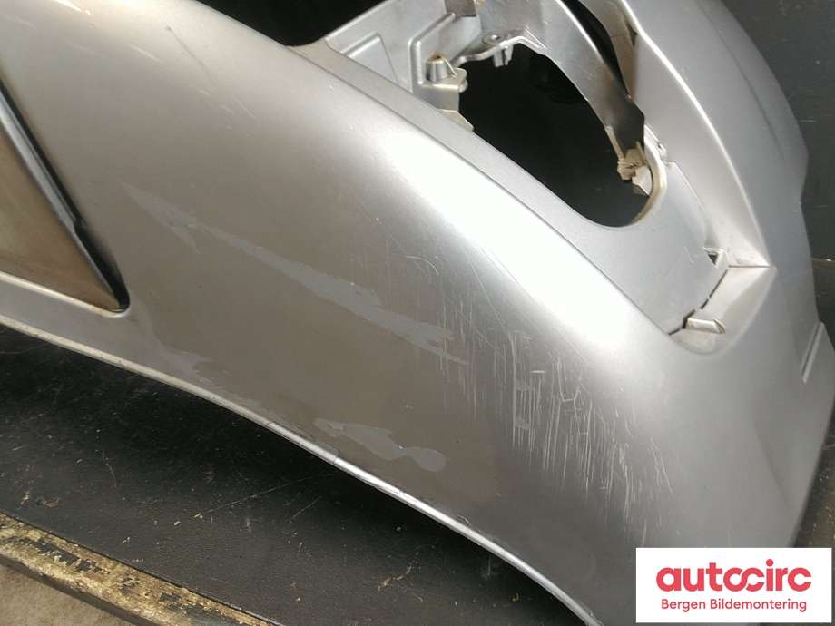 Støtfanger foran til Audi A6, Allroad 2006-2008 (Type II, Fase 1) (C6) (C6) (AUDI|4F0 807 105 M|)
