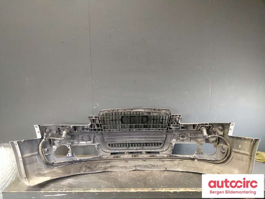 Støtfanger foran til Audi A6, Allroad 2006-2008 (Type II, Fase 1) (C6) (C6) (AUDI|4F0 807 105 M|)