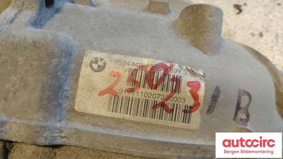 Kardang klokke bak til BMW 5-Serie 2010-2017 (F10/F11) (F10/F11) (BMW|33 10 7 584 446|)