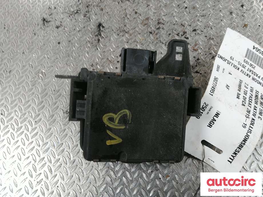 Sensor radar til VW Passat 2015-2019 (Fase 1) (B8) (B8) (VOLKSWAGEN|3Q0 907 590 C|)