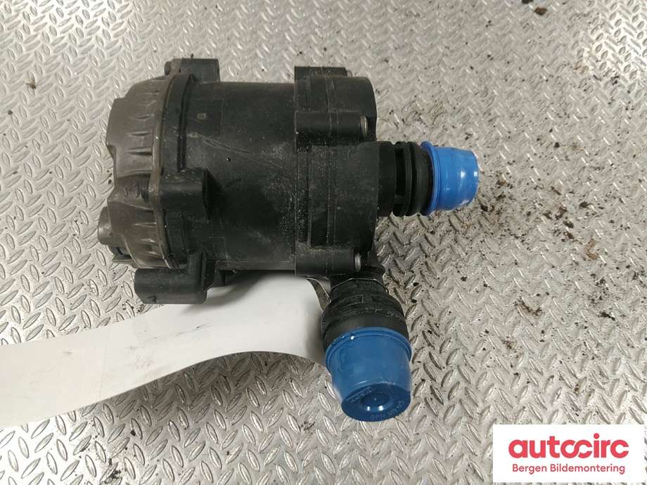 Vannpumpe til BMW 2-Serie 2014-2021 (F22/F23) (F22/F23) (BMW|11 51 8 679 882|)