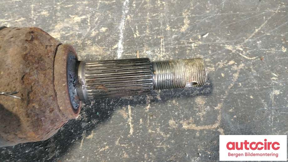 Drivaksel høyre foran til Nissan Qashqai 2010-2014 (Type I, Fase 2)  (NISSAN|39100BB90C|)