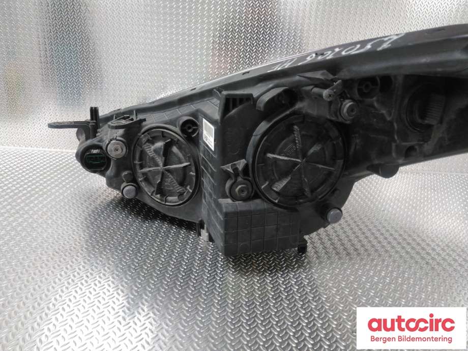 Frontlykt høyre halogen til Hyundai i30 2012-2017 (Type II) (HYUNDAI|92102A 6100|)