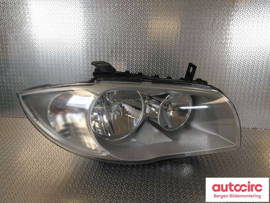 Frontlykt høyre halogen til BMW 1-Serie 2004-2011 (E81/E82/E87/E88) (E81/E82/E87/E88) (BMW|63 12 6 924 486|)